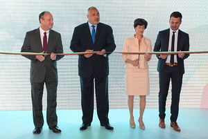 Sensata откри новия си завод в Пловдив Sensata откри новия си завод в Пловдив