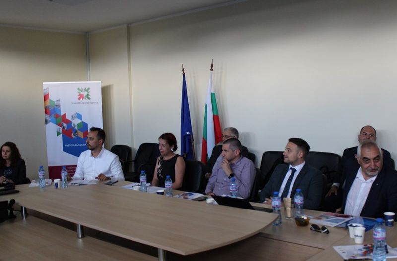 Развитието на микроелектрониката в България бе обсъдено на кръгла маса в София Развитието на микроелектрониката в България бе обсъдено на кръгла маса в София